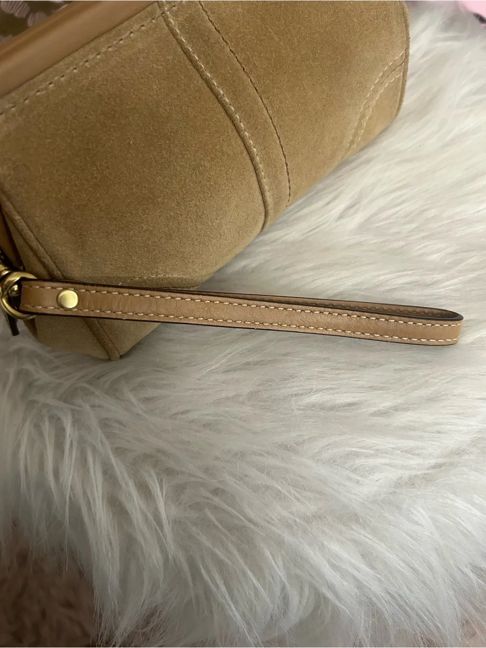 Y2K Vintage Coach Khaki Tan Suede With Stitching Kisslock Wristlet Rare